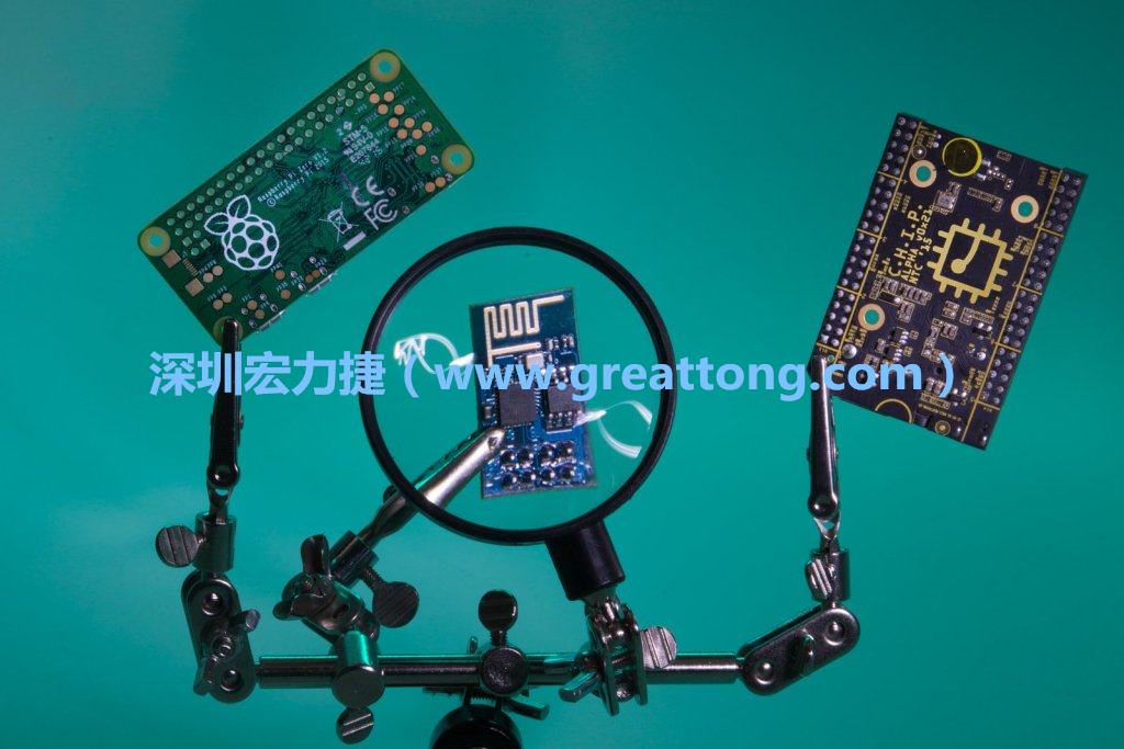 A Raspberry Pi Zero、ESP8266和CHIP。